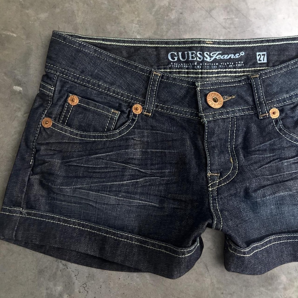 Guess Jeans Womens 27 Dark Denim Mini Shorts Low Rise Y2K 2000s Vintage Indigo - Picture 2 of 3